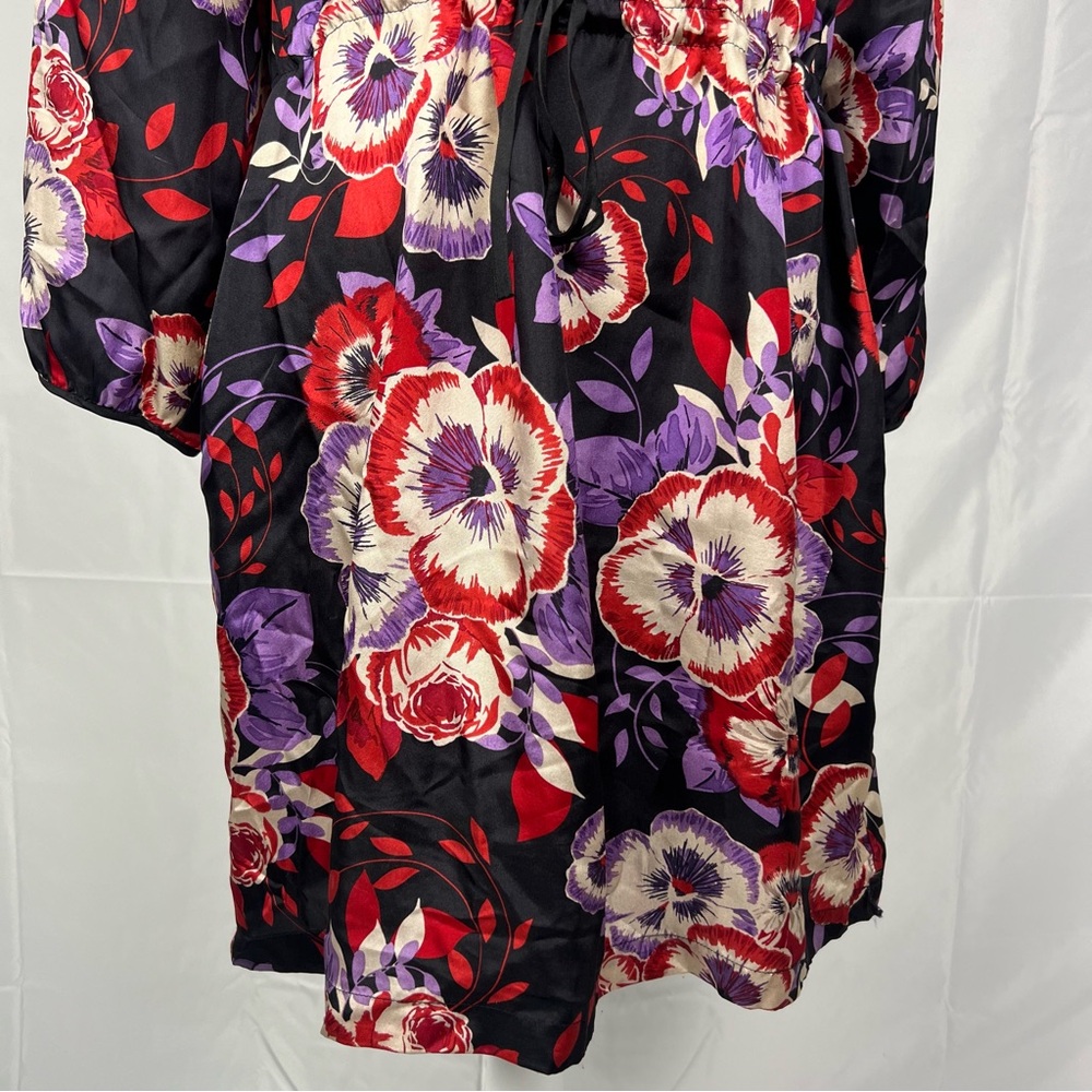 Johnny Was 100% silk floral patterned dress with drawstring waist. - Picture 4 of 12
